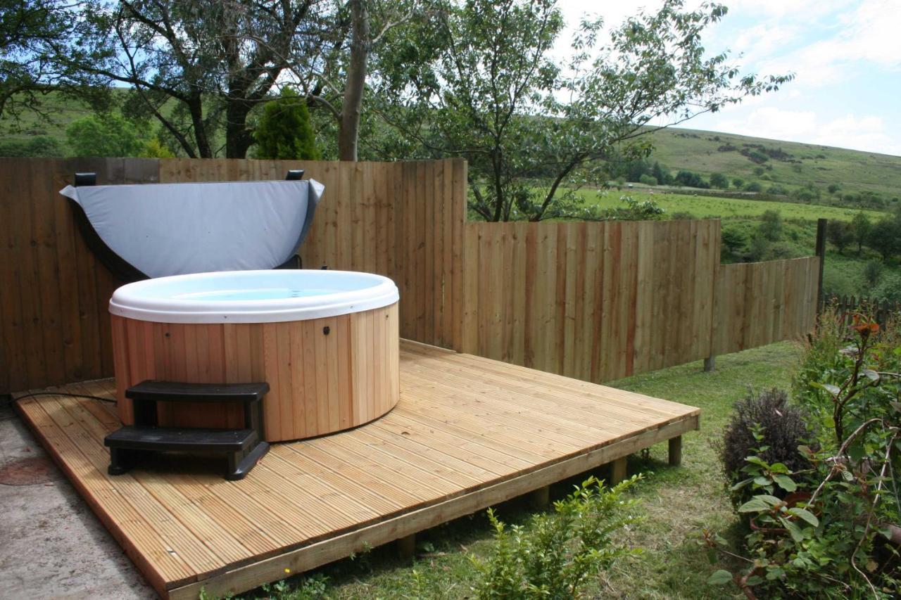 The Nook - Farm Park Stay With Hot Tub & Dome Swansea Exterior photo